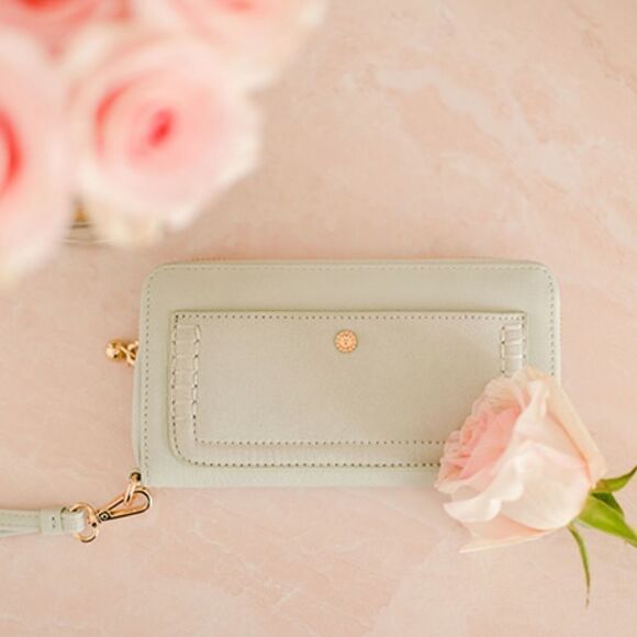 Lc lauren Conrad wallet - Picture 2 of 4